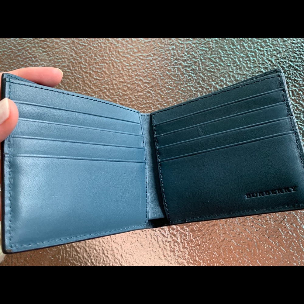 Burberry Men’s Wallet - Picture 7 of 9